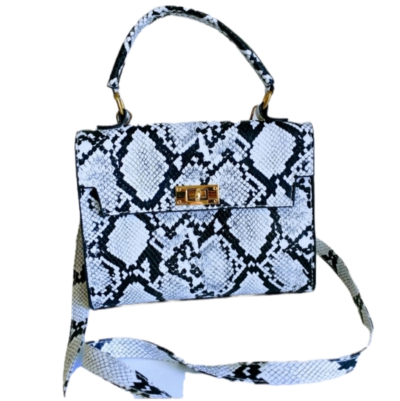 BUNDLE+2 Shein Crossbody Bag/Belt bag - Picture 2 of 10